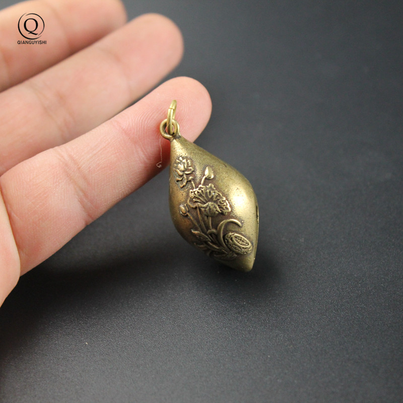 Brass Flowers Beautiful Bell P - Vintage Fashion Illustration 评论和价格